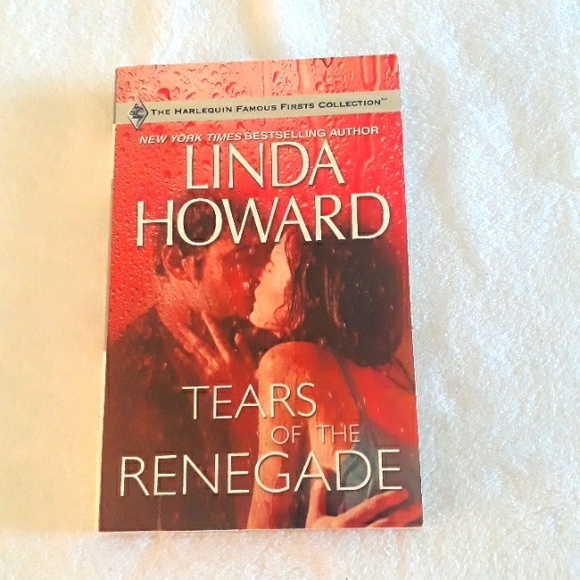 Tears Of The Renegade, a paperback book written by Linda Howard 1985 - Picture 1 of 5